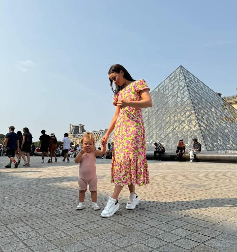 Meet your Posher, Emelia